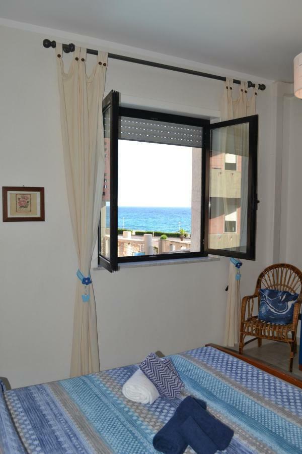 Window On The Sea Apartment Галиполи Екстериор снимка