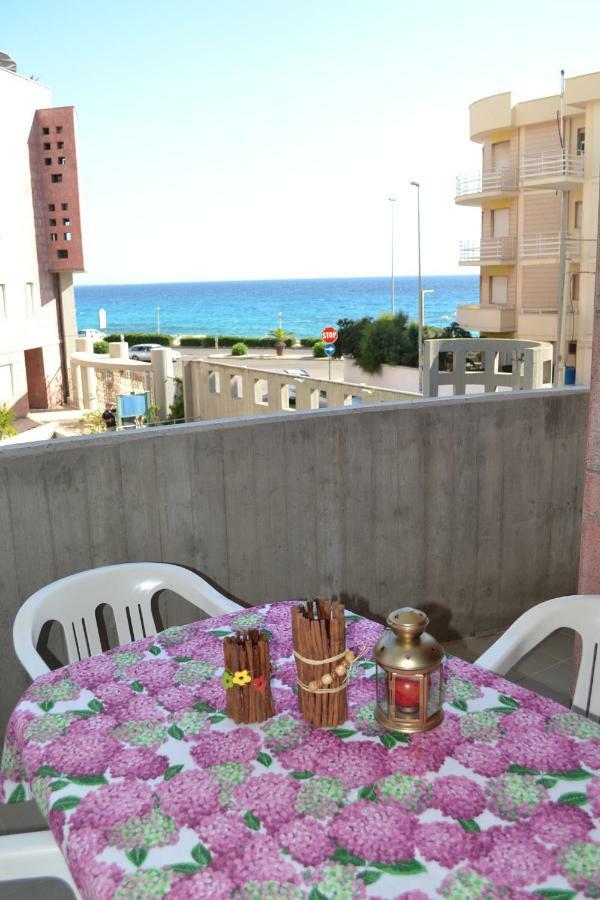 Window On The Sea Apartment Галиполи Екстериор снимка